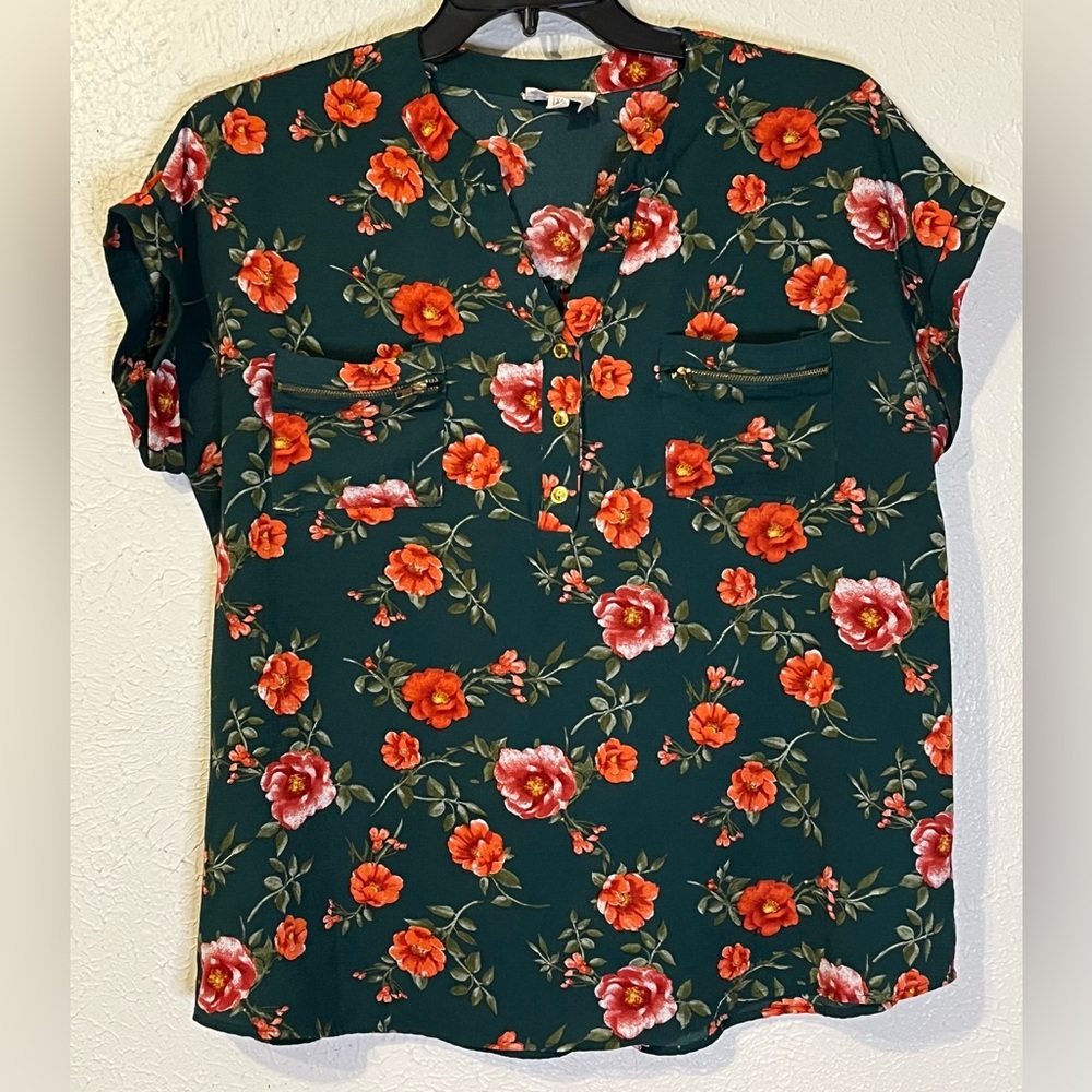 Flower & Feather 1X Green Cap Sleeve Blouse